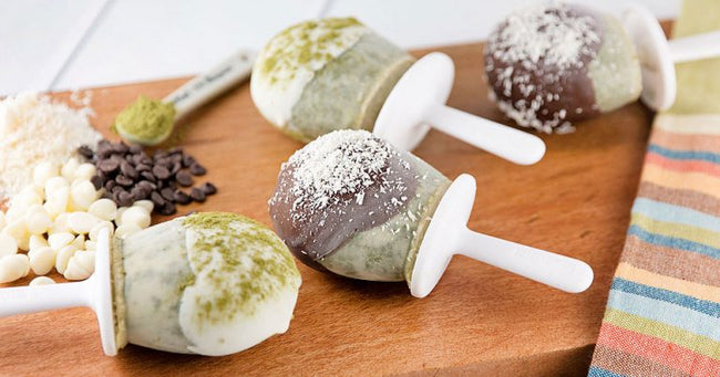 Matcha pops trempés dans le chocolat